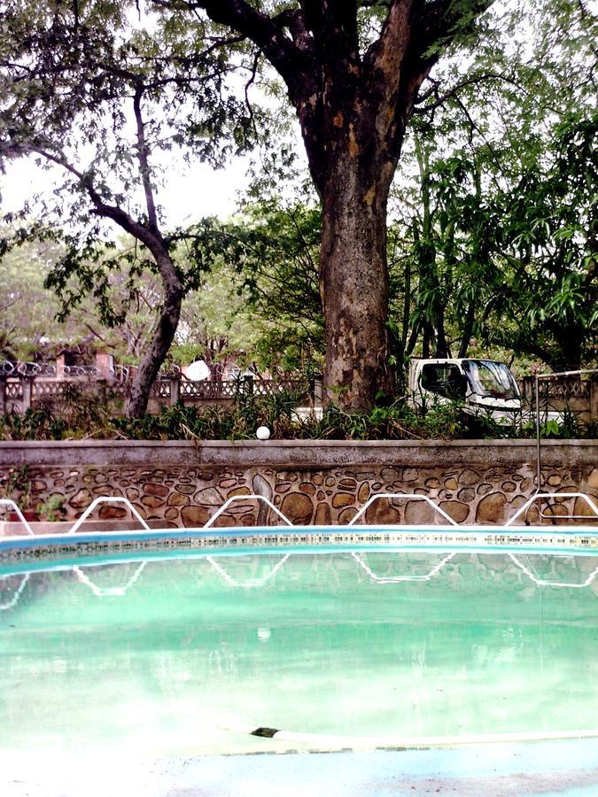 Pennywise Cottages Victoria Falls Kültér fotó
