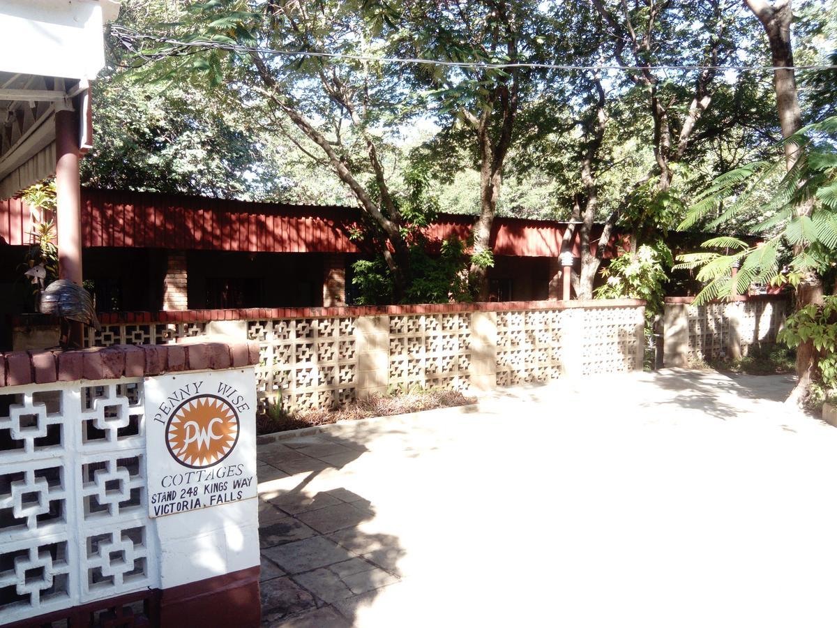 Pennywise Cottages Victoria Falls Kültér fotó
